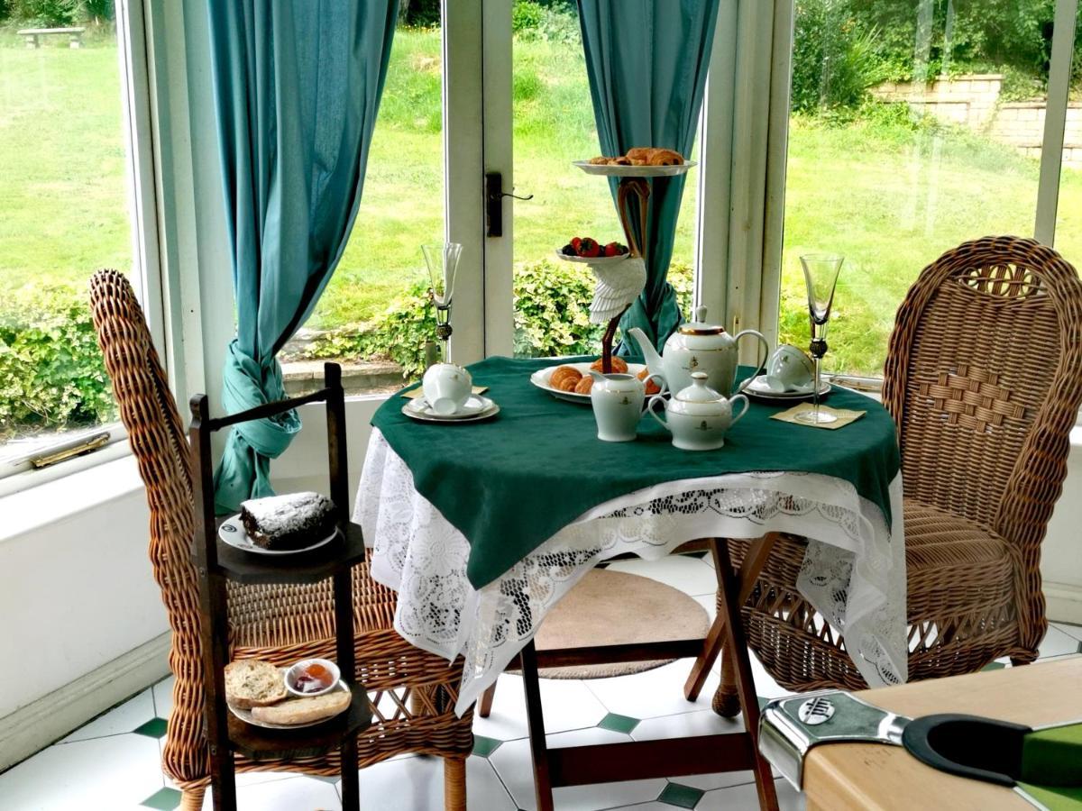 Peaceful Retreat Hideaway Surrey Daire Esher Dış mekan fotoğraf