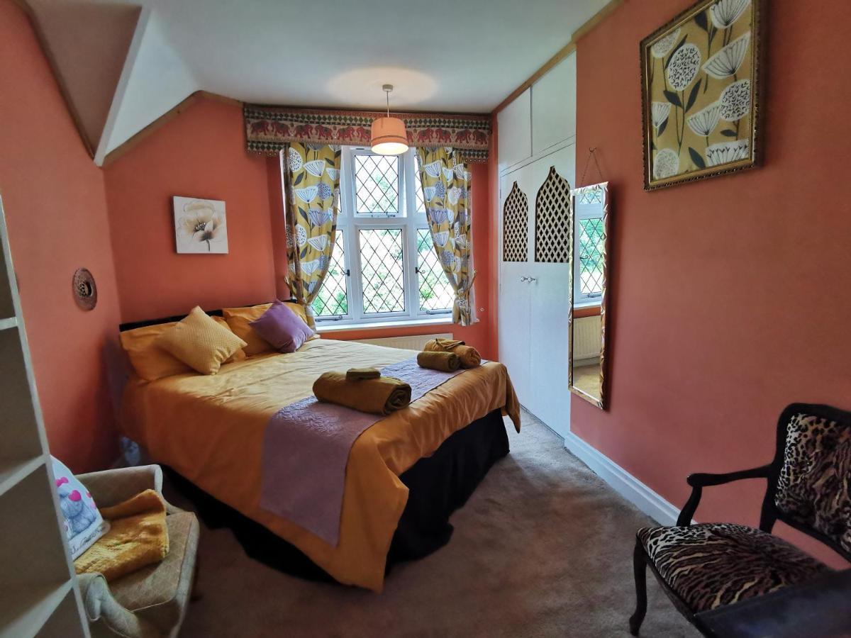 Peaceful Retreat Hideaway Surrey Daire Esher Dış mekan fotoğraf