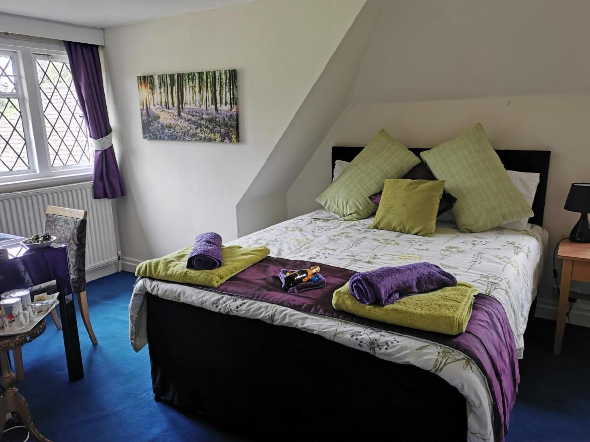 Peaceful Retreat Hideaway Surrey Daire Esher Dış mekan fotoğraf